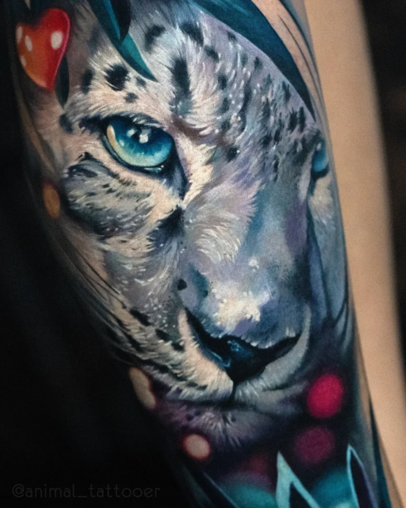 Snow leopard on the shin