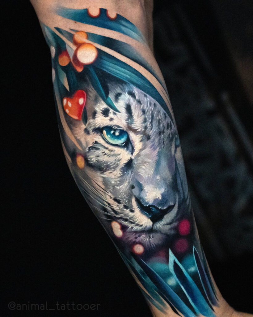 Snow leopard on the shin
