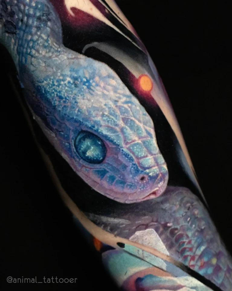 A blue snake sleeve with roses