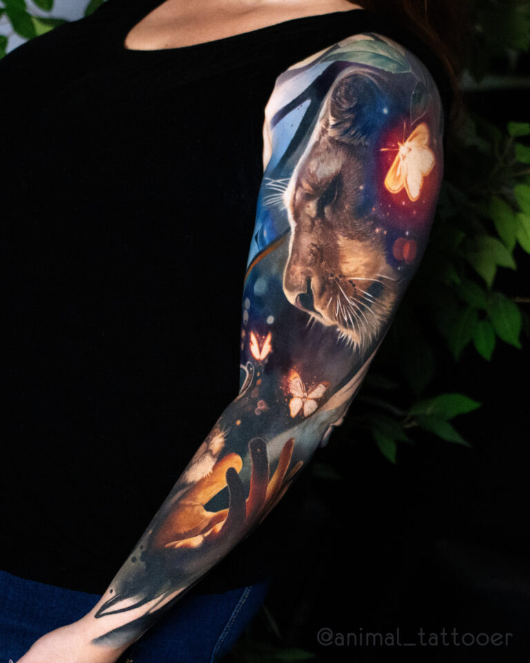 Lion sleeve