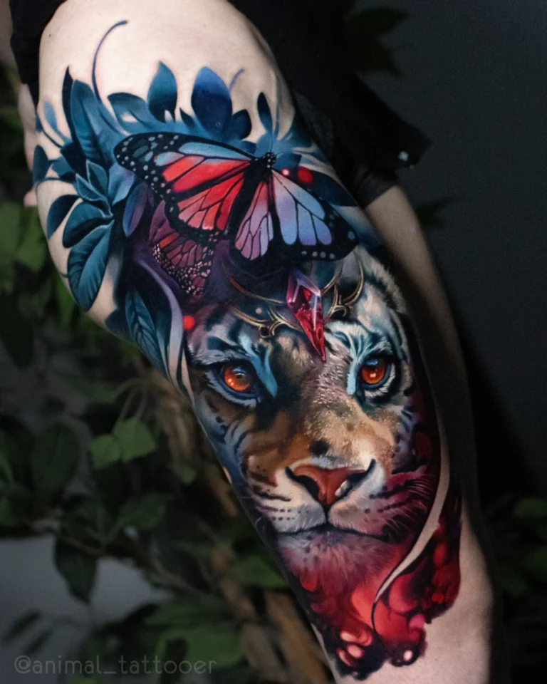 A tiger with the red butterfly