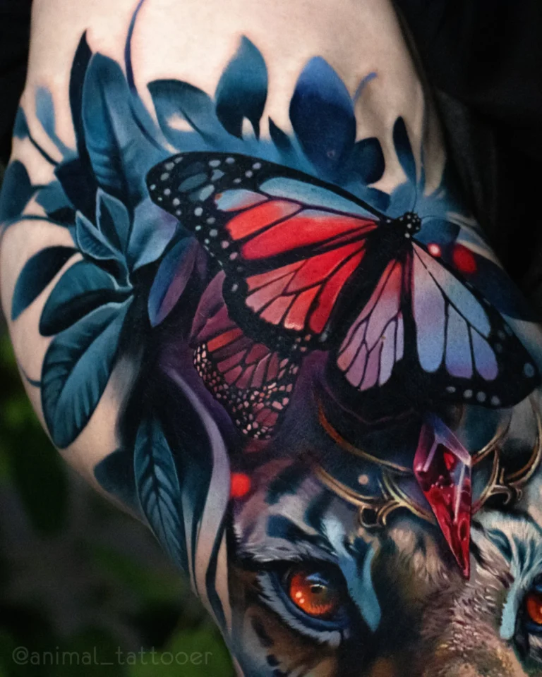 A tiger with the red butterfly